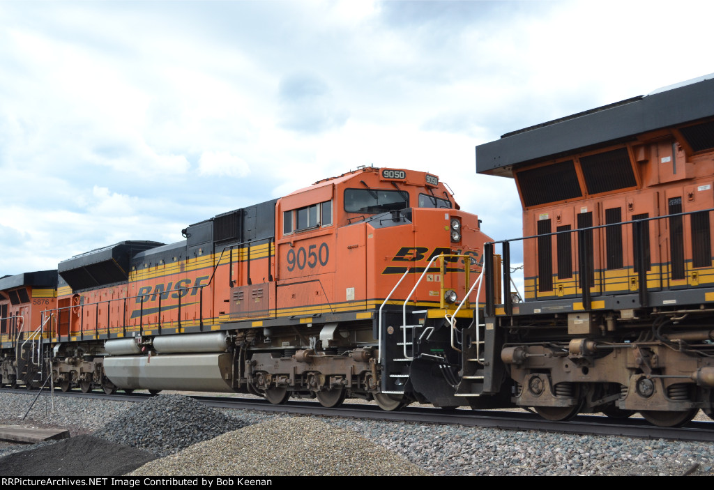 BNSF 9050